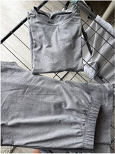 Load image into Gallery viewer, Ensemble deux pièces (best-seller 2026) : t-shirt en maille à manches courtes et pantalon long.
