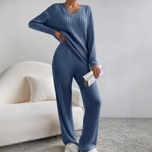 Charger l'image dans la galerie, Ensemble deux pièces en maille tendance – Style décontracté, col en V, pantalon long – Nouveauté automne-hiver – Coupe ample, style coréen, confortable – Polyester