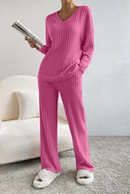 Charger l'image dans la galerie, Ensemble deux pièces en maille tendance – Style décontracté, col en V, pantalon long – Nouveauté automne-hiver – Coupe ample, style coréen, confortable – Polyester