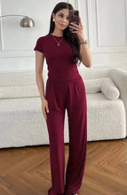 Load image into Gallery viewer, Ensemble deux pièces (best-seller 2026) : t-shirt en maille à manches courtes et pantalon long.
