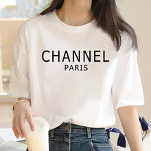 Charger l'image dans la galerie, T-shirt décontracté et élégant – Marque de luxe motif graphique « CHANNEL », col rond, manches courtes
