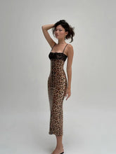 Charger l'image dans la galerie, Robe longue pour femme en patchwork de dentelle – Style sexy, sans manches, avec bretelles, encolure bateau et fente latérale.
