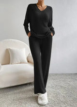 Charger l'image dans la galerie, Ensemble deux pièces en maille tendance – Style décontracté, col en V, pantalon long – Nouveauté automne-hiver – Coupe ample, style coréen, confortable – Polyester

