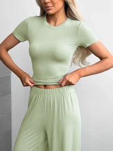 Load image into Gallery viewer, Ensemble deux pièces (best-seller 2026) : t-shirt en maille à manches courtes et pantalon long.

