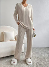 Charger l'image dans la galerie, Ensemble deux pièces en maille tendance – Style décontracté, col en V, pantalon long – Nouveauté automne-hiver – Coupe ample, style coréen, confortable – Polyester
