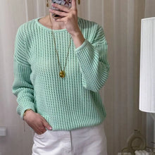 Cargar imagen en el visor de la galería, WinvyNee – Suéter casual de algodón puro, cuello redondo, manga larga, color liso y detalles calados
