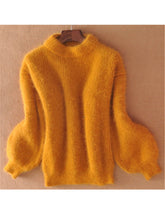 Charger l'image dans la galerie, Pull col roulé épais en mohair blanc – Style doux et tendance pour l'automne-hiver – Manches ballon, coupe décontractée et couleur unie.
