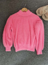 Charger l'image dans la galerie, Pull col roulé épais en mohair blanc – Style doux et tendance pour l'automne-hiver – Manches ballon, coupe décontractée et couleur unie.
